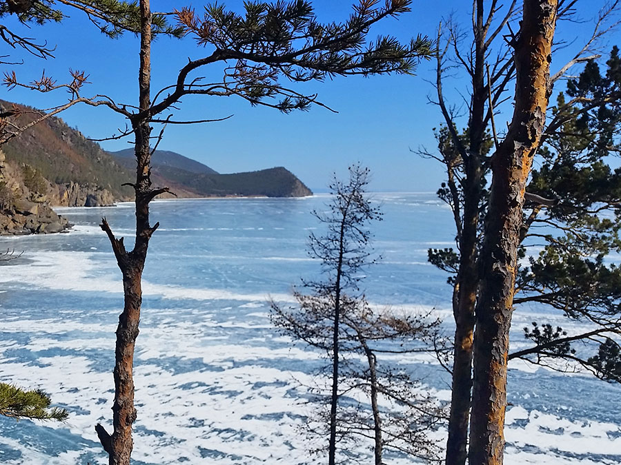 Байкал зимой туры . Вид на песчаную